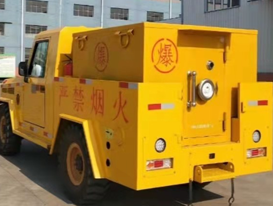 雅江凯龙爆破器材运输车：保障爆破任务的安全运行